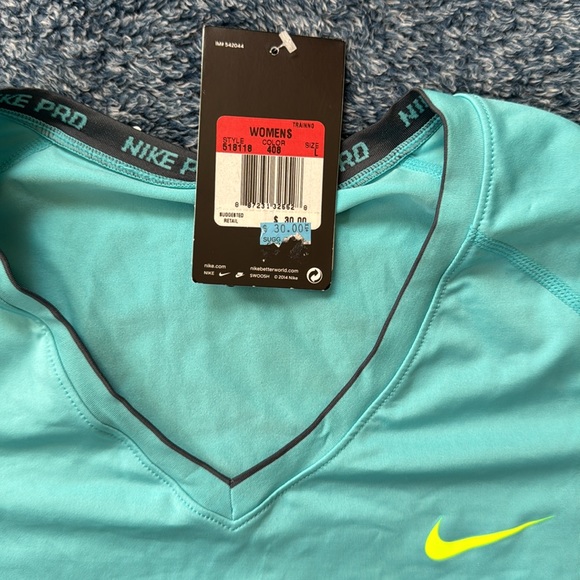 Nike Pro - Picture 2 of 3